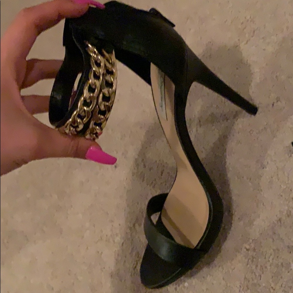 Heels - Picture 2 of 4